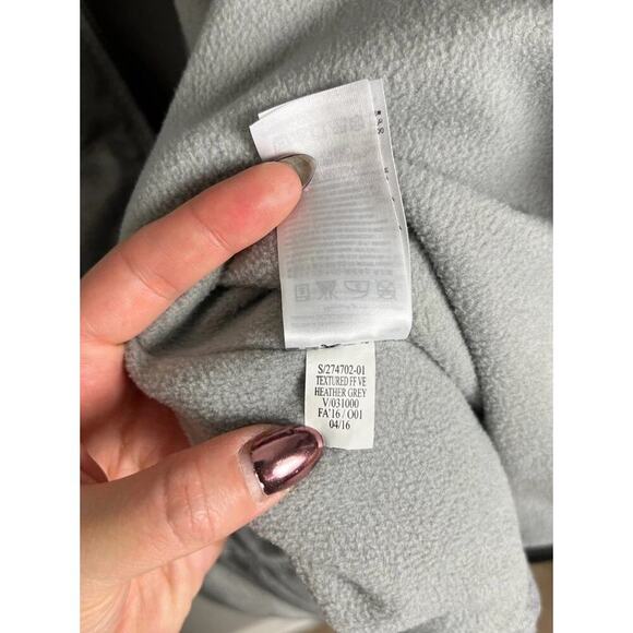 Old Navy Textured Frost Free Puffer Vest Gray Quilted Size Small Women’s - Picture 5 of 6